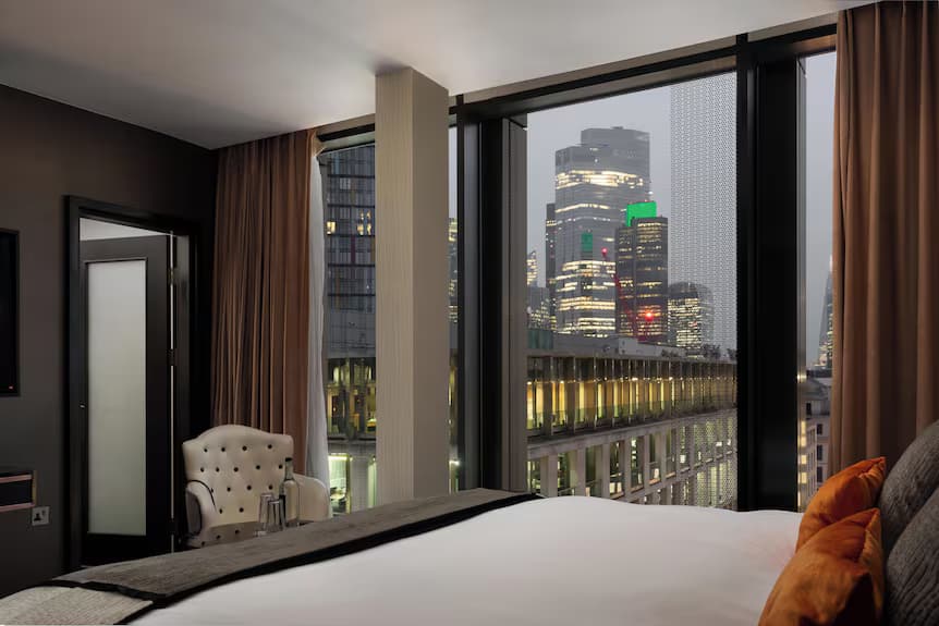 Double Room (1/3)